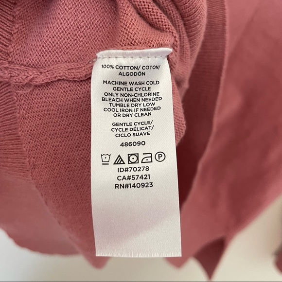 Loft Outlet Pink Long Sleeve V-Neck Light Weight Top. Size Small. - Picture 6 of 7